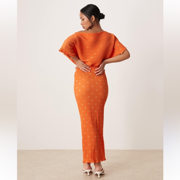 NWT Never Fully Dressed Petite Tilly Metallic Plisse Maxi Dress in Orange Sz S - Picture 2 of 10